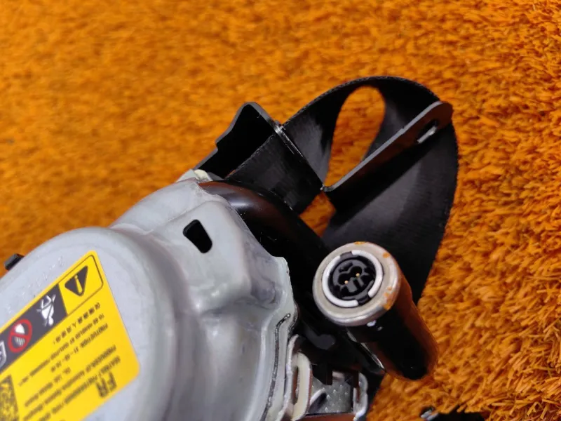 Ремень безопасности