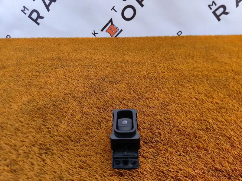 Кнопка стеклоподъемника