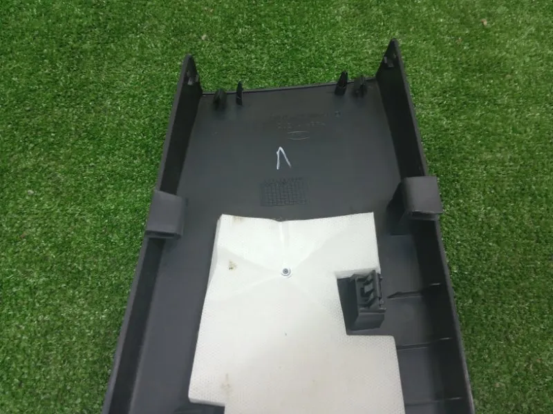 Обшивка центральной стойки