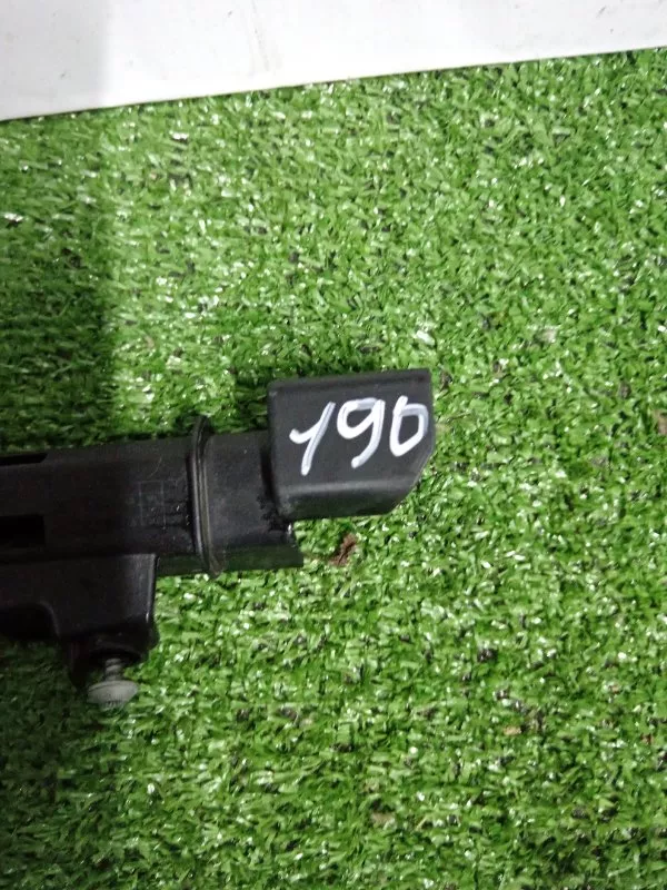 Направляющая стекла двери