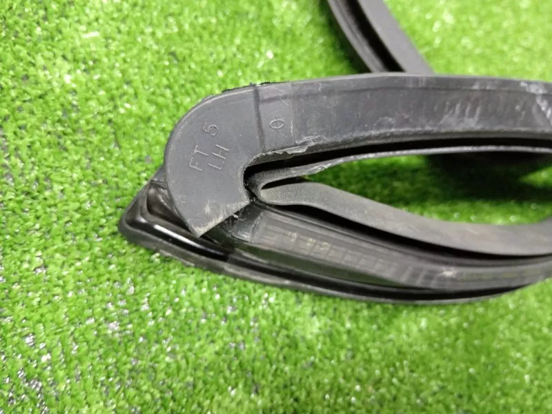 Уплотнитель двери