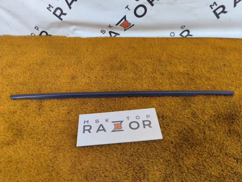 Уплотнитель стекла двери