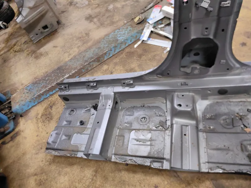 Порог с центральной стойкой