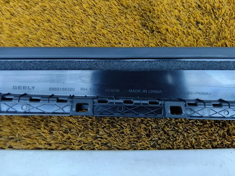 Молдинг двери