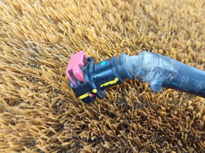 Трубка топливная