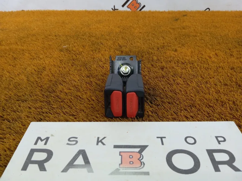 Ответная часть ремня безопасности