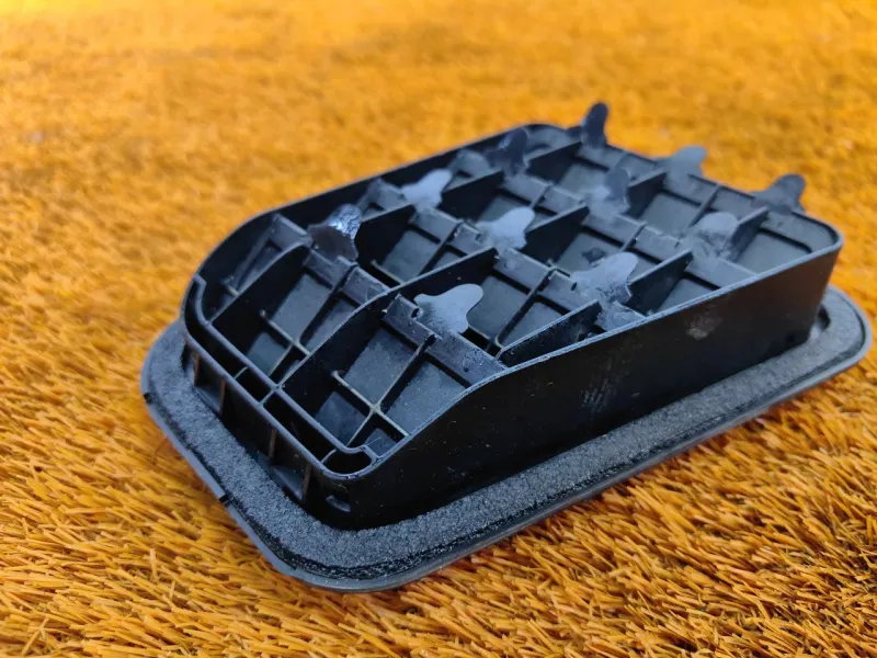 Решетка вентиляционная