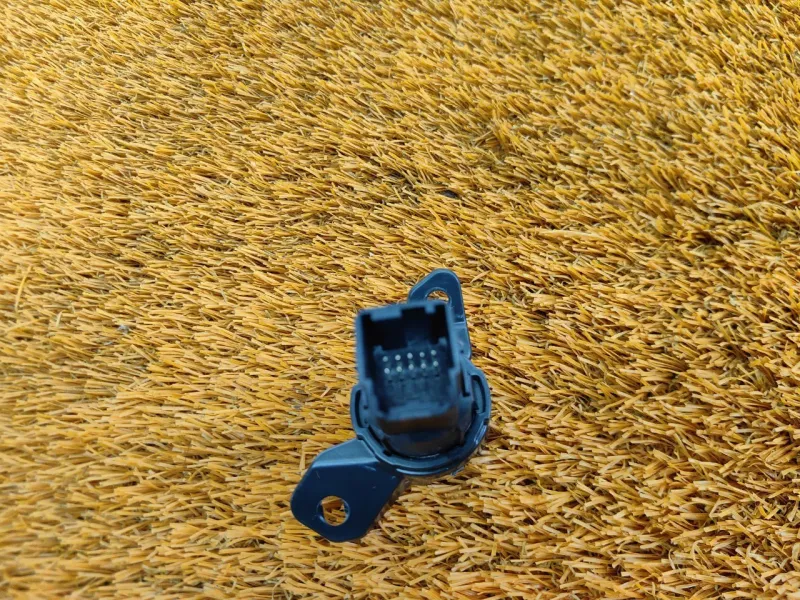 Кнопка запуска двигателя