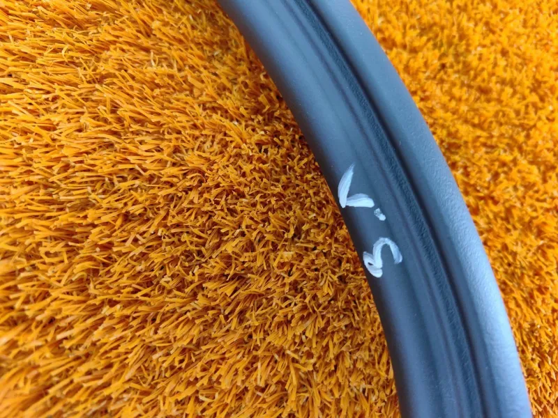 Уплотнитель проема двери