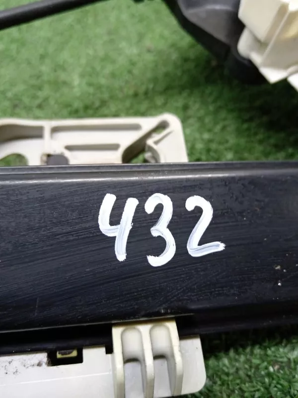 Стеклоподъемник Audi A4 2008 8K0839462A B8, задний правый