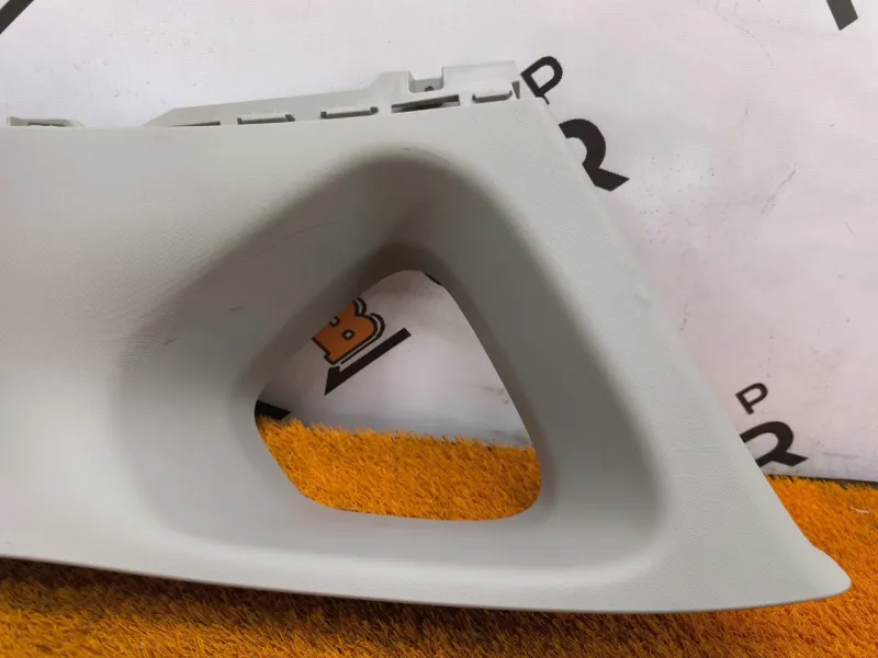 Накладка на стойку кузова