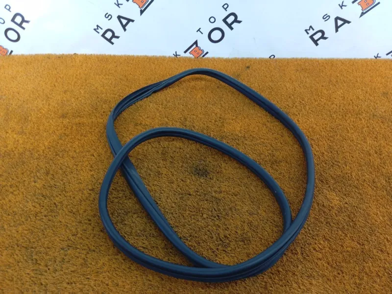 Уплотнитель проема двери