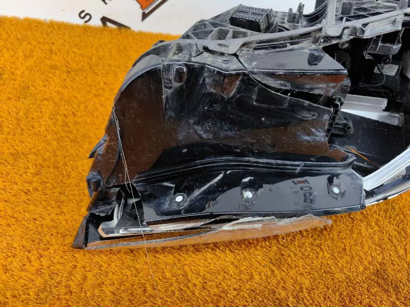 Фара ксеноновая