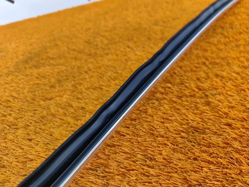 Молдинг стекла