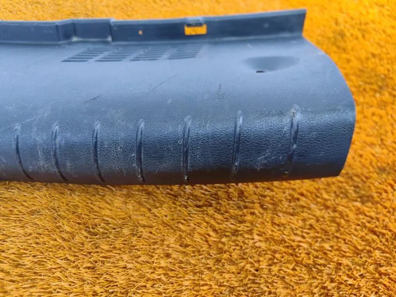 Накладка замка багажника