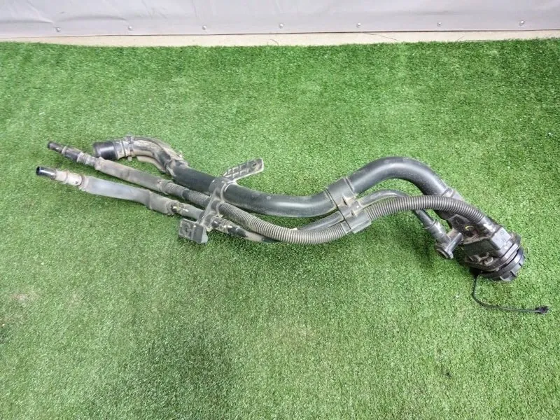 Горловина топливного бака