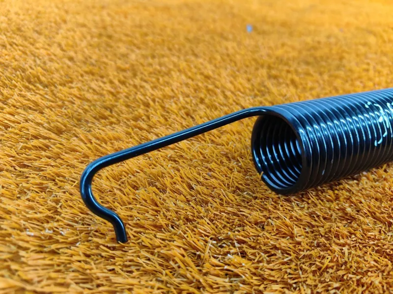 Пружина крышки багажника