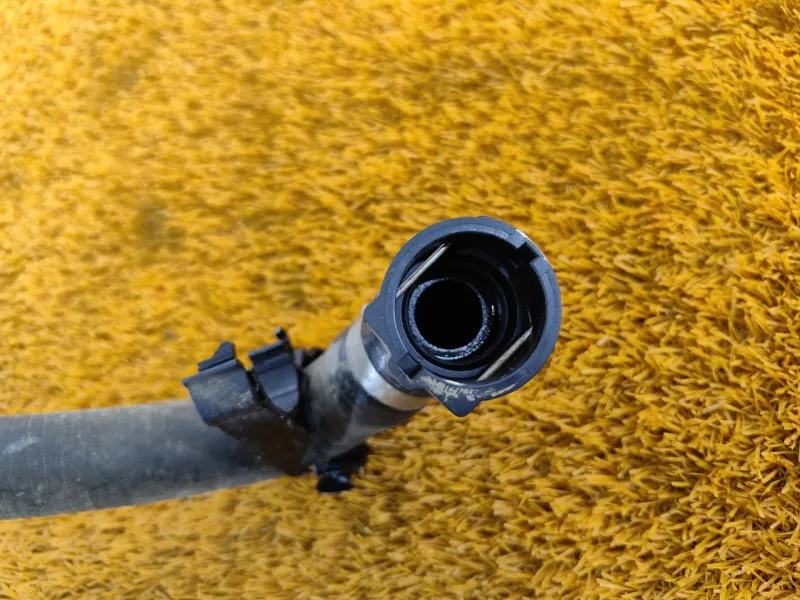 Патрубок радиатора