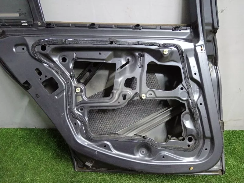 Дверь BMW 3-Series 2005 41007203647 E90, задняя левая