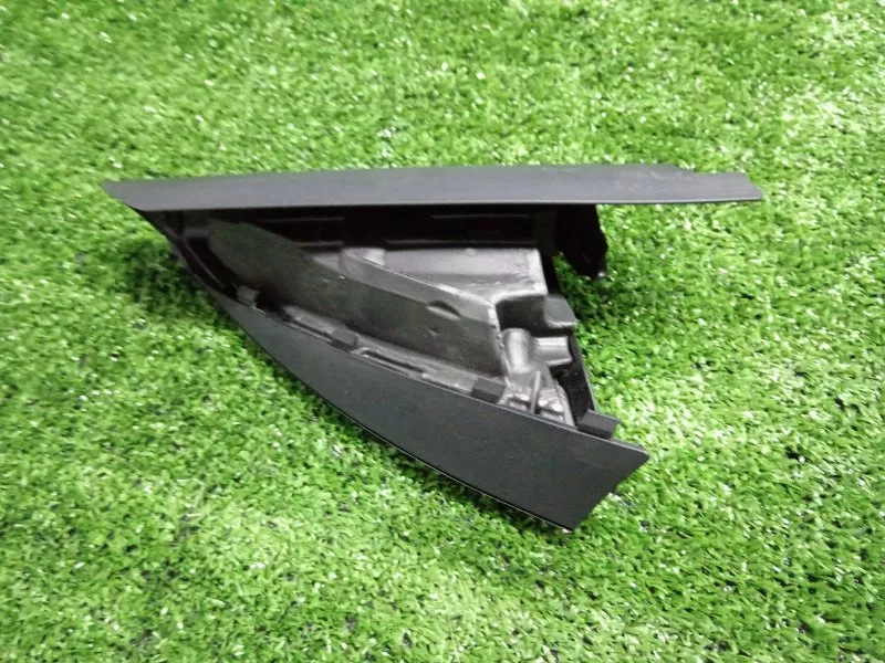 Накладка крепления зеркала