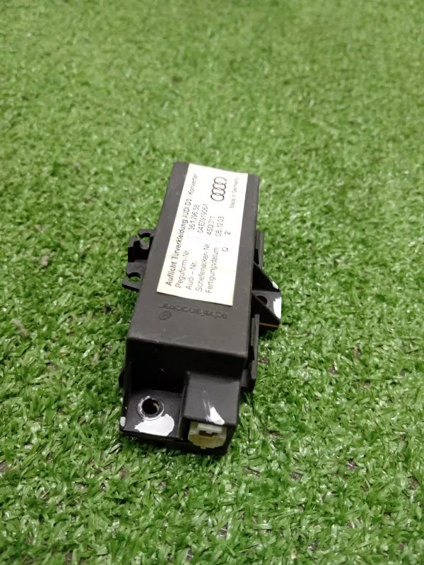 Блок управления подсветкой двери