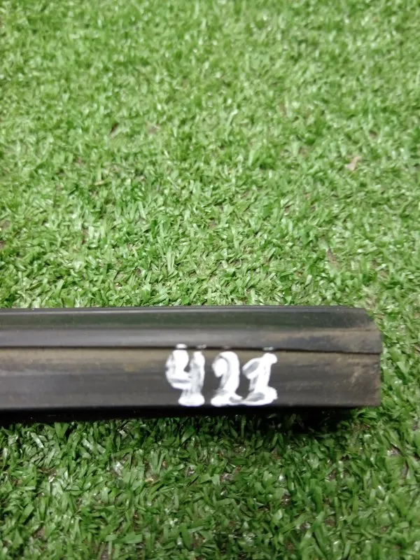 Уплотнитель стекла двери