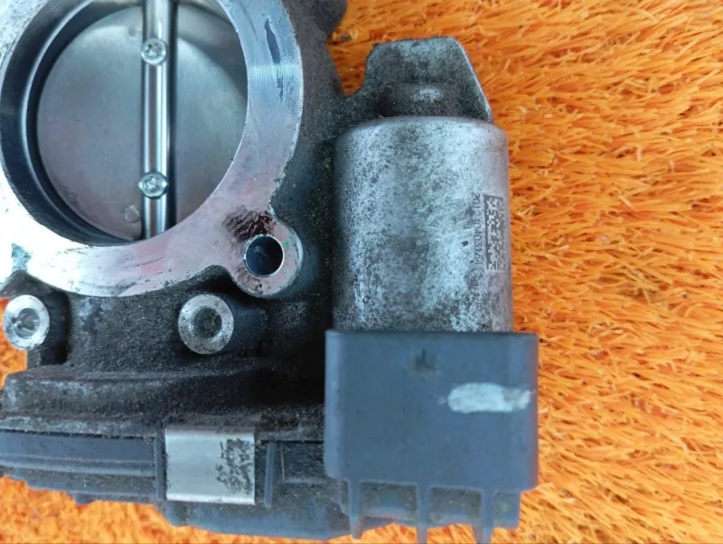 Дроссельная заслонка