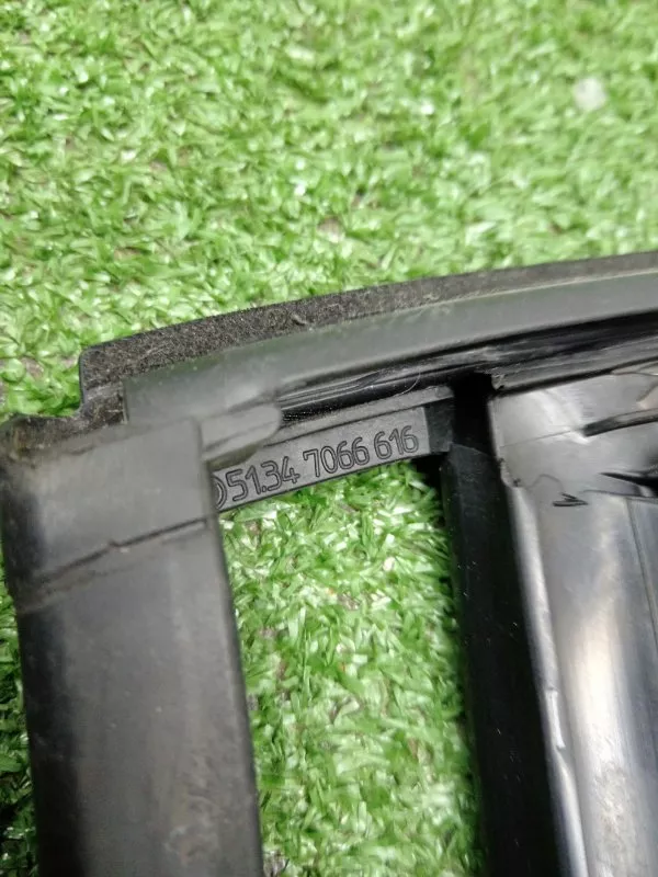 Уплотнитель стекла двери