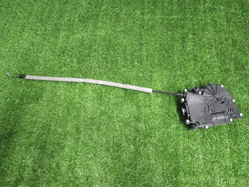 Доводчик двери багажника