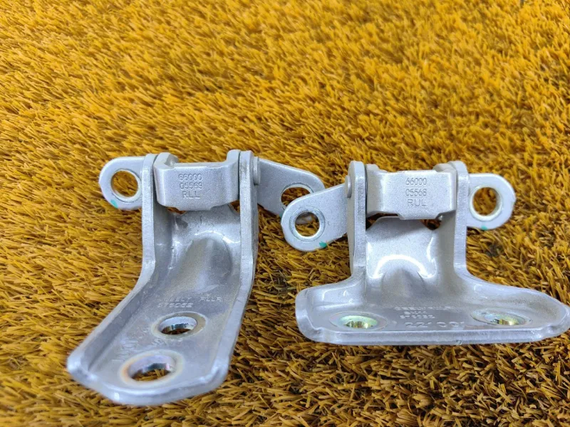 Петля двери