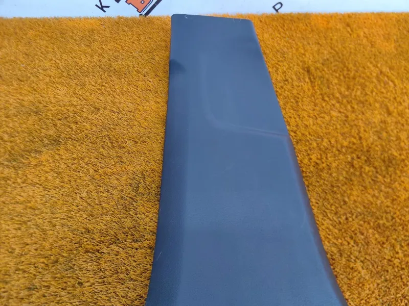 Обшивка центральной стойки