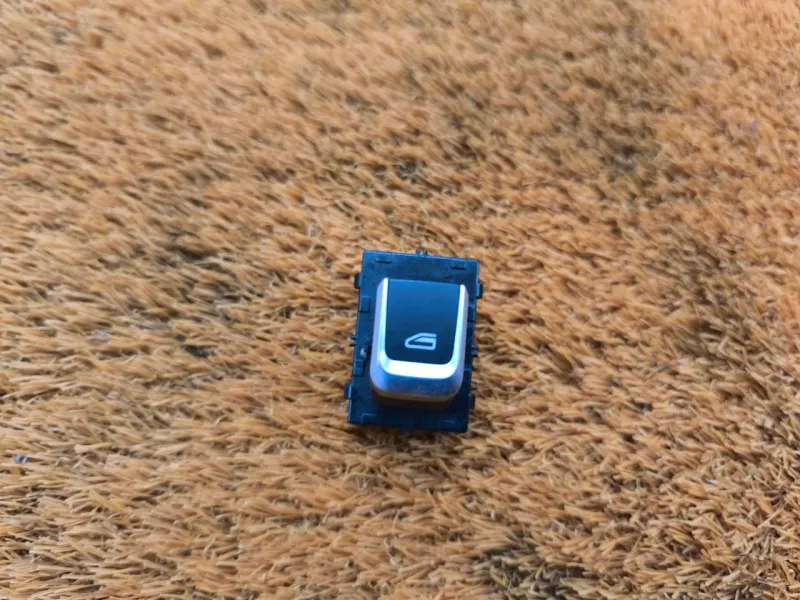 Кнопка стеклоподъемника