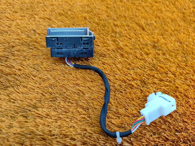 Кнопка стеклоподъемника