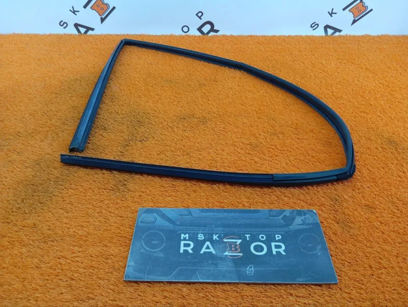 Уплотнитель стекла двери