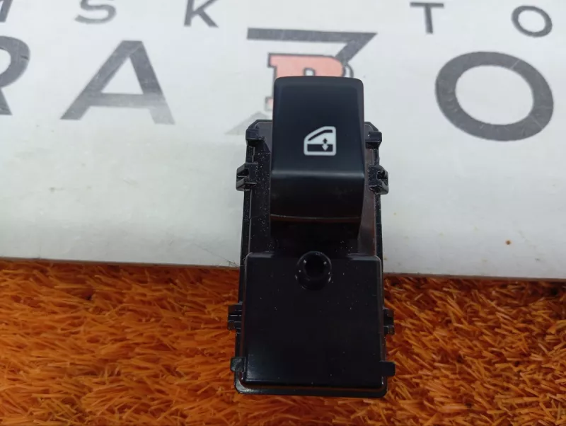 Кнопка стеклоподъемника