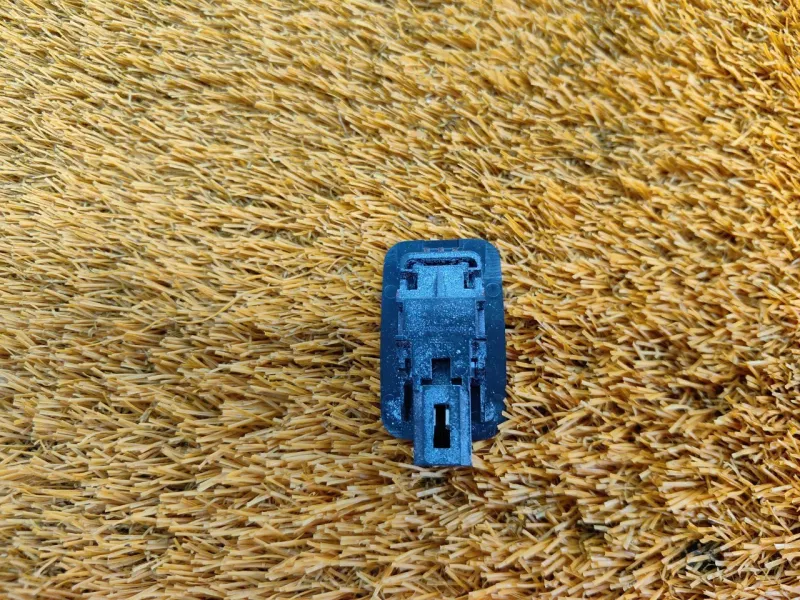 Плафон подсветки бардачка