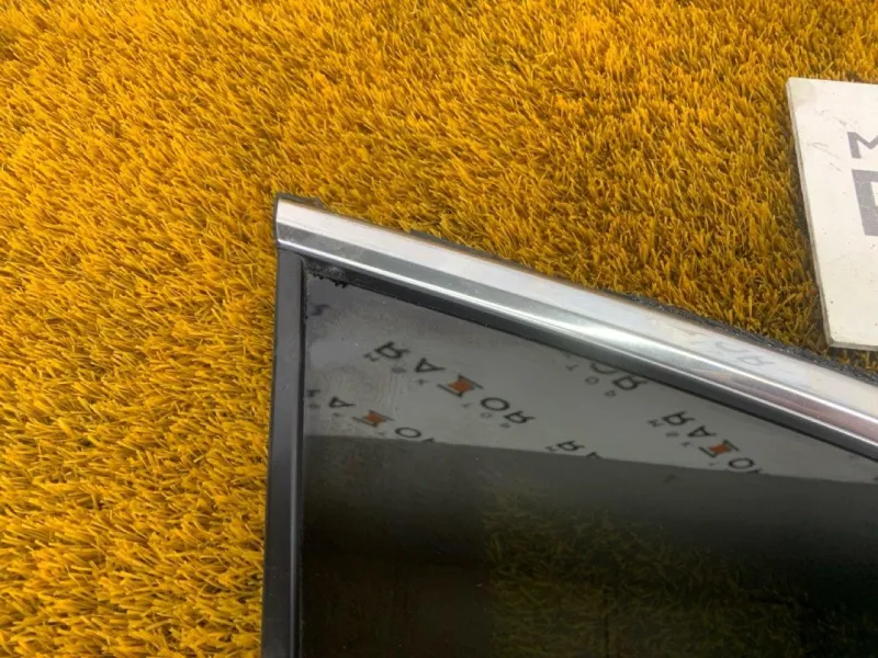 Форточка задняя