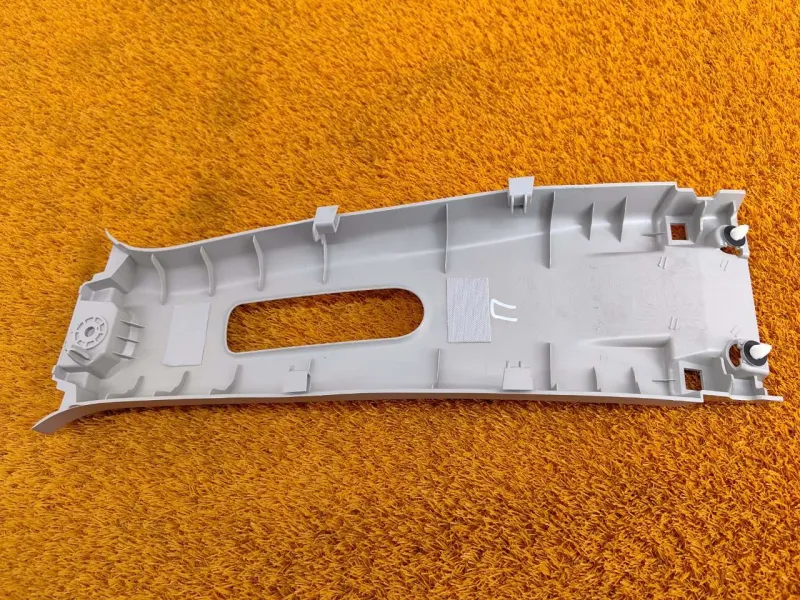 Обшивка центральной стойки