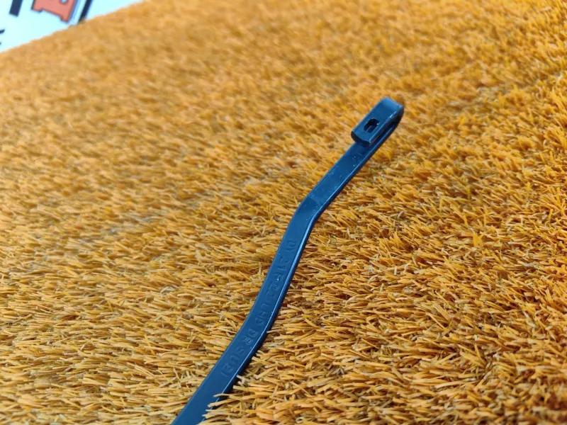 поводок стеклоочистителя