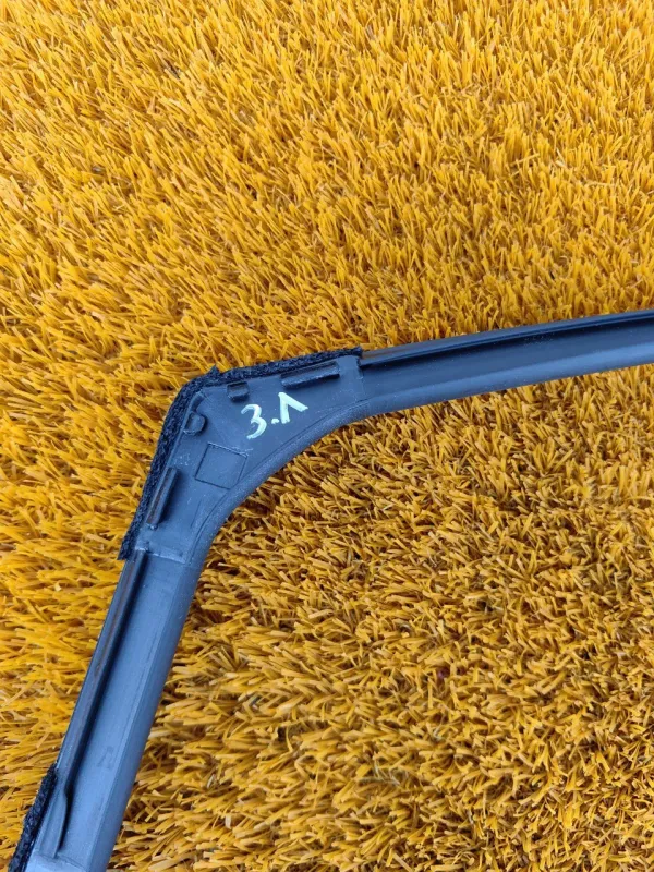 Уплотнитель стекла двери