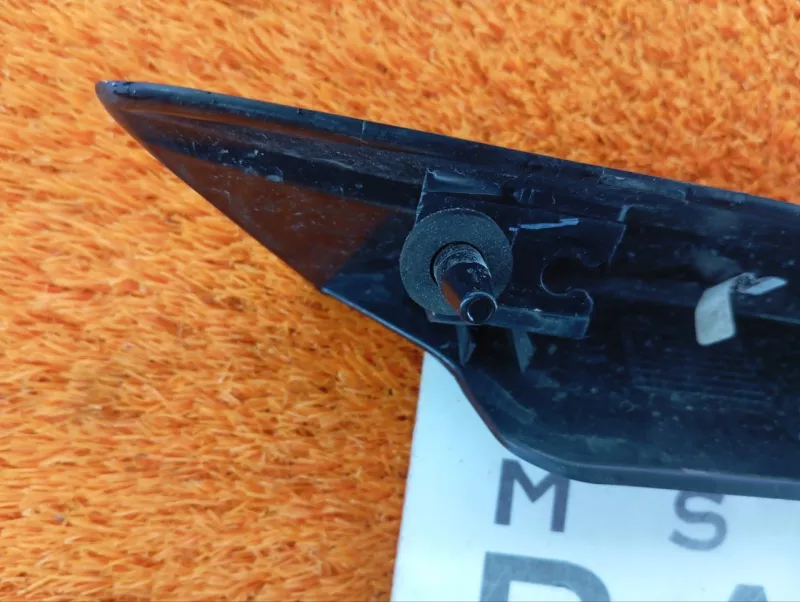 Молдинг на крыло