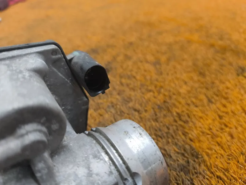 Дроссельная заслонка