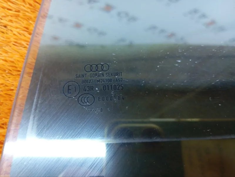 Стекло двери