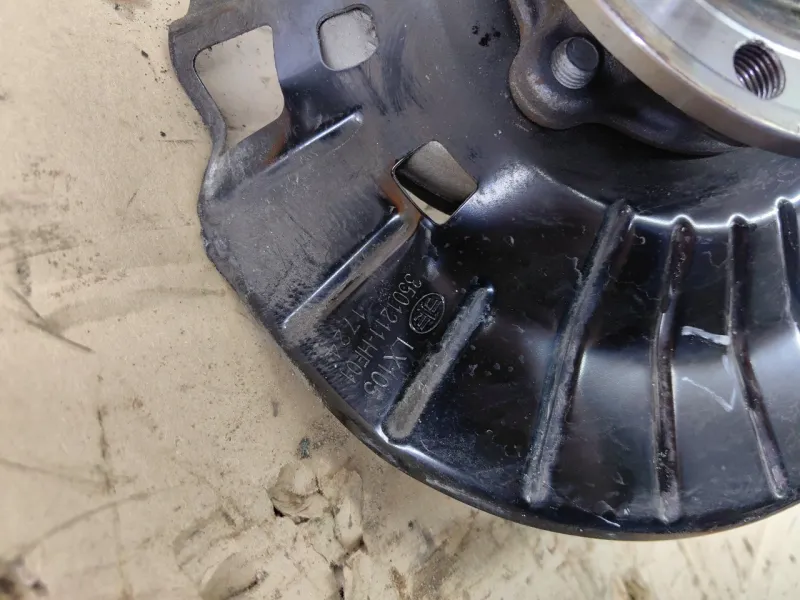 Кулак поворотный