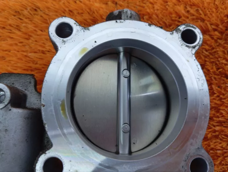 Дроссельная заслонка