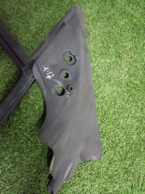 Уплотнитель стекла двери