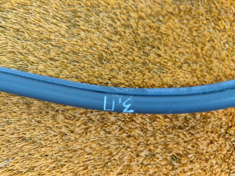 Уплотнитель проема двери