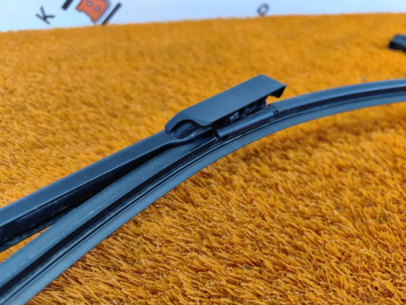 поводок стеклоочистителя