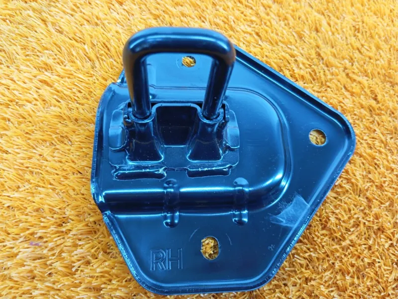 Замок спинки сиденья