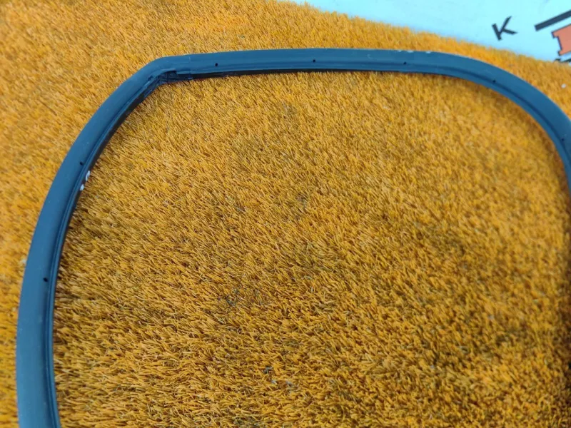 Уплотнитель двери